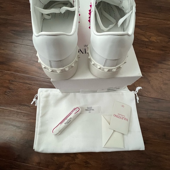 VALENTINO - Picture 6 of 8